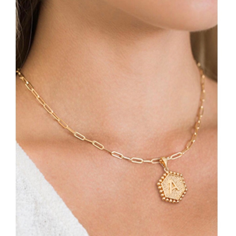 ::✨Delicate [GOLD] Layered Initial Necklace Set - Picture 8 of 12